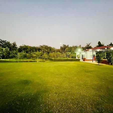 Anantam Aravali Villa Gurgaon Buitenkant foto