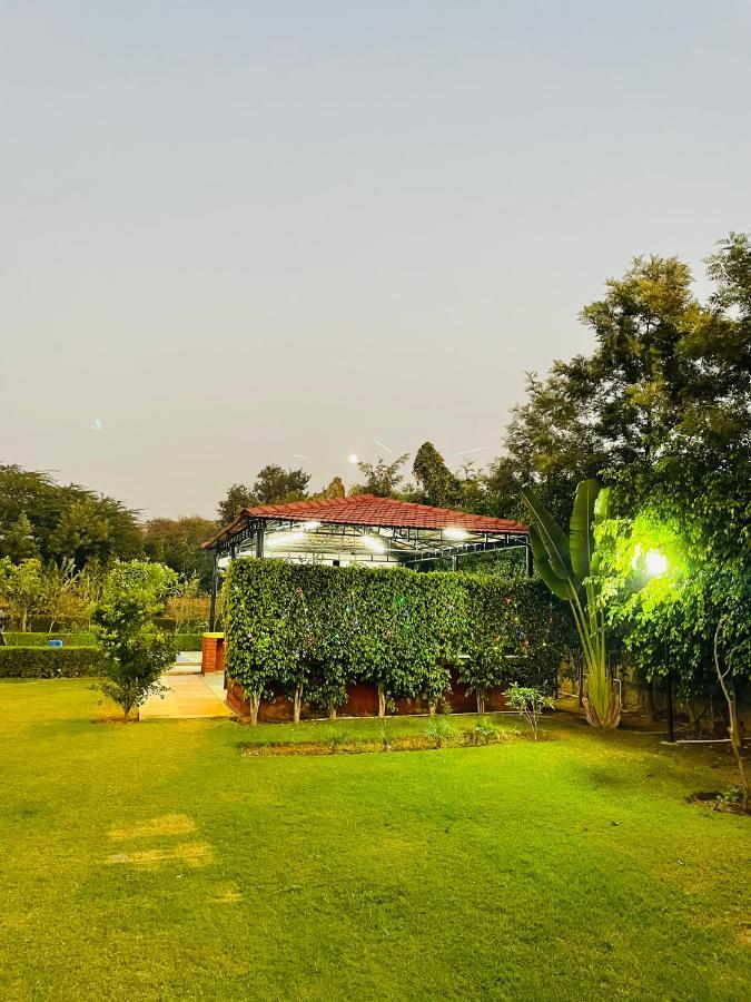 Anantam Aravali Villa Gurgaon Buitenkant foto